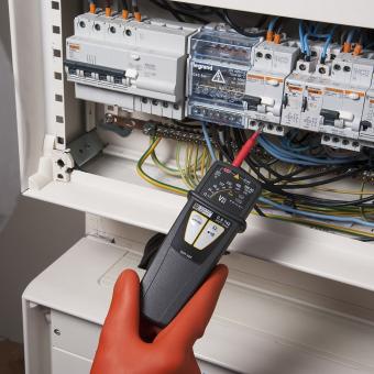 Vérificateur D'absence De Tension Chauvin-Arnoux CA 742 – IP2X, Pour électriciens